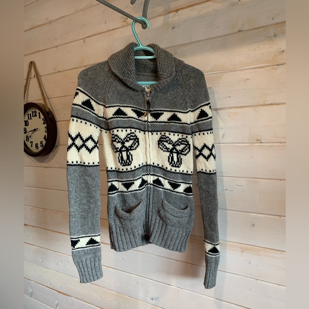 Aritzia TNA | Sea to Sky 100% Lambswool Zip Up Sweater - Picture 2 of 9